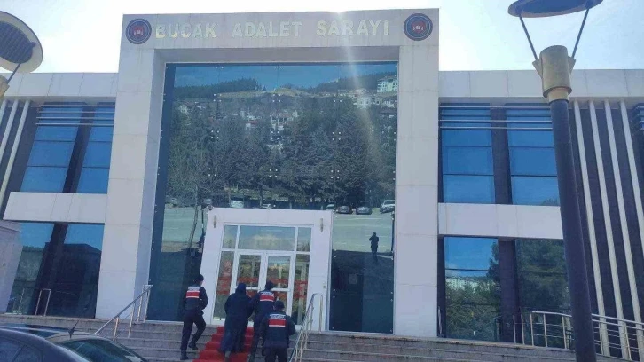 Burdur’da kesinleşmiş hapis cezası bulunan 5 firari yakalandı
