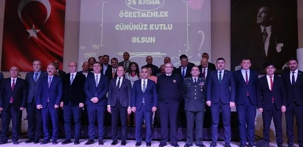 Burdur'da Öğretmenler Günü töreni