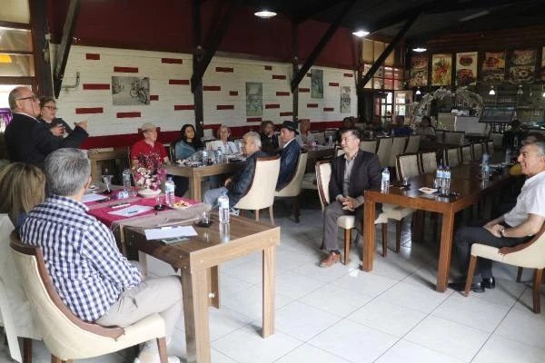 Burdur'da 'Sanat Etkinlikleri Nasıl Olmalı' söyleşisi