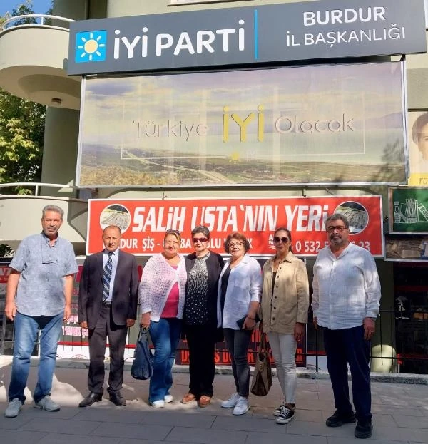 Burdur İYİ Parti'de 14 istifa