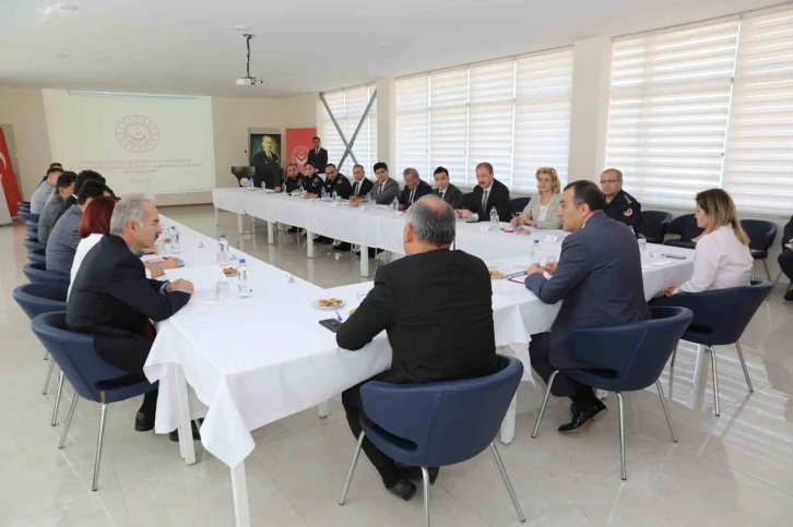 Burdur Valisi Türker Öksüz: "Kadına yönelik şiddetle mücadelede ilkemiz sıfır tolerans"
