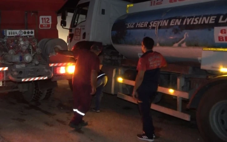 Burdur yangınında ekiplerin gece mesaisi
