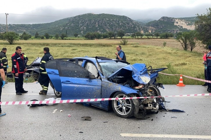 Burdur’da feci kaza: 5 ölü, 2’si ağır 5 yaralı