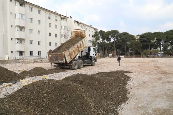 Burhaniye’de eski hastane yeri otopark oldu
