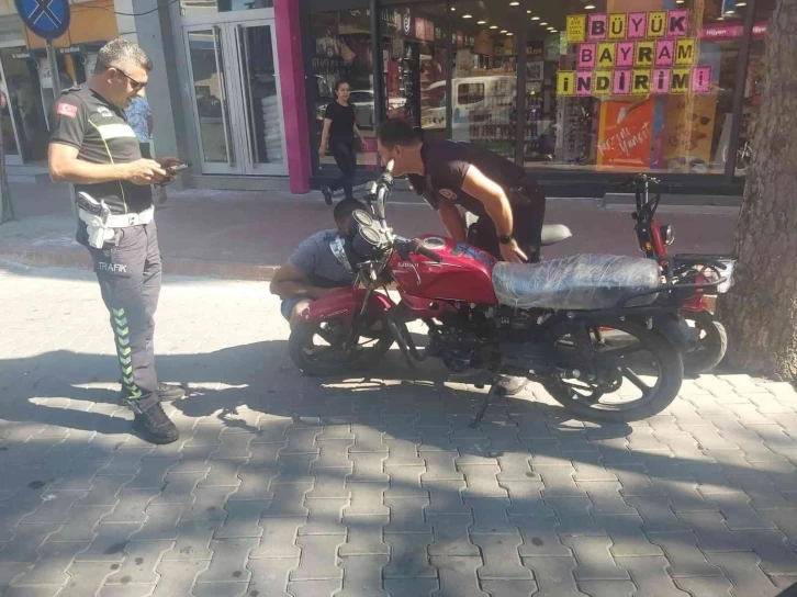 Burhaniye Emniyeti, kural tanımayan motosikletlere göz açtırmıyor
