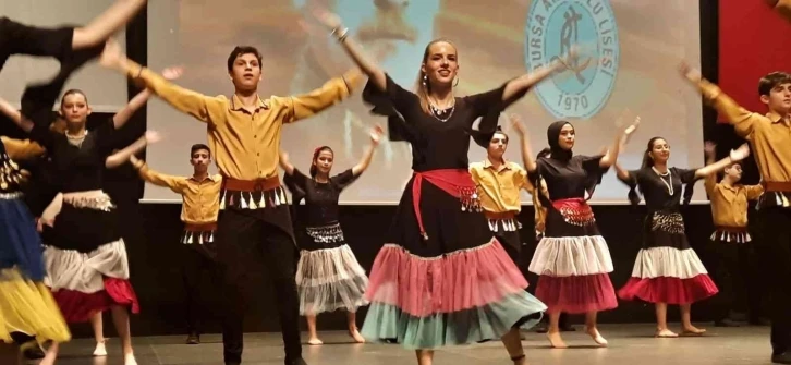 Bursa Anadolu Lisesi öğrencilerinden muhteşem gösteri
