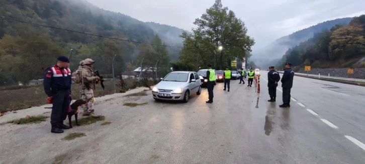 Bursa’da 379 jandarma ile  ’Huzur Güven Uygulaması’
