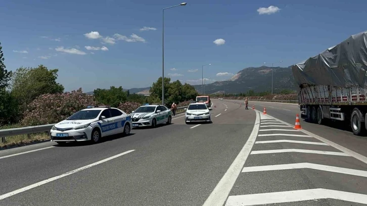 Bursa’da bir kişinin öldüğü kazada otomobilin motoru yerinden fırladı
