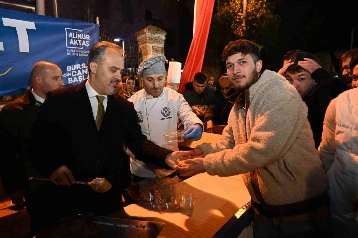 Bursa’da camilerinde kandil coşkusu
