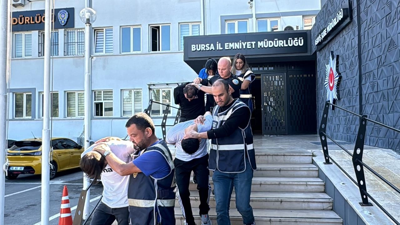 Bursa'da fuhuş operasyonu: 4 şüpheli tutuklandı