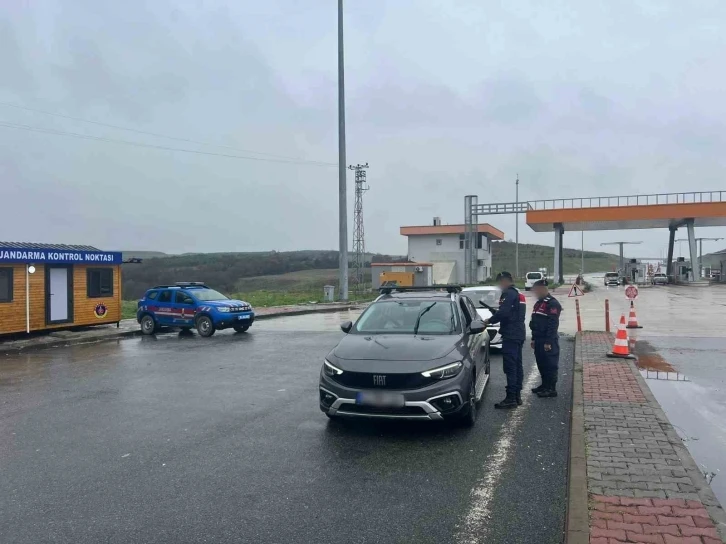 Bursa’da jandarmadan "Huzur ve Güven" uygulaması: 55 aranan şahıs yakalandı
