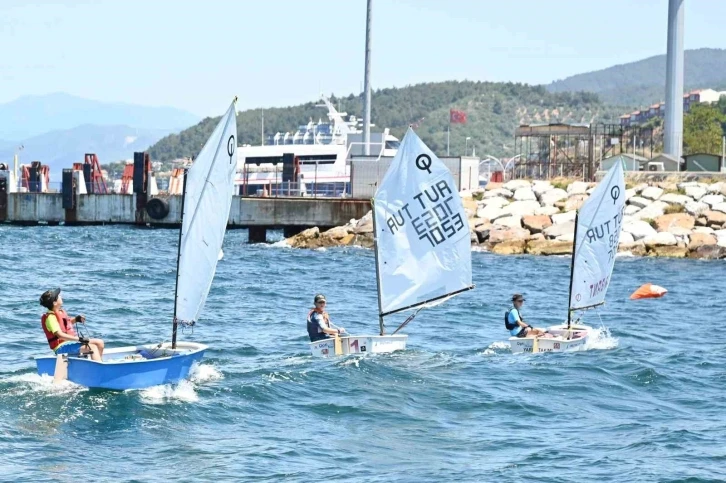 Bursa’da Kabotaj Bayramı’nda yelkenler yarışları nefes kesti
