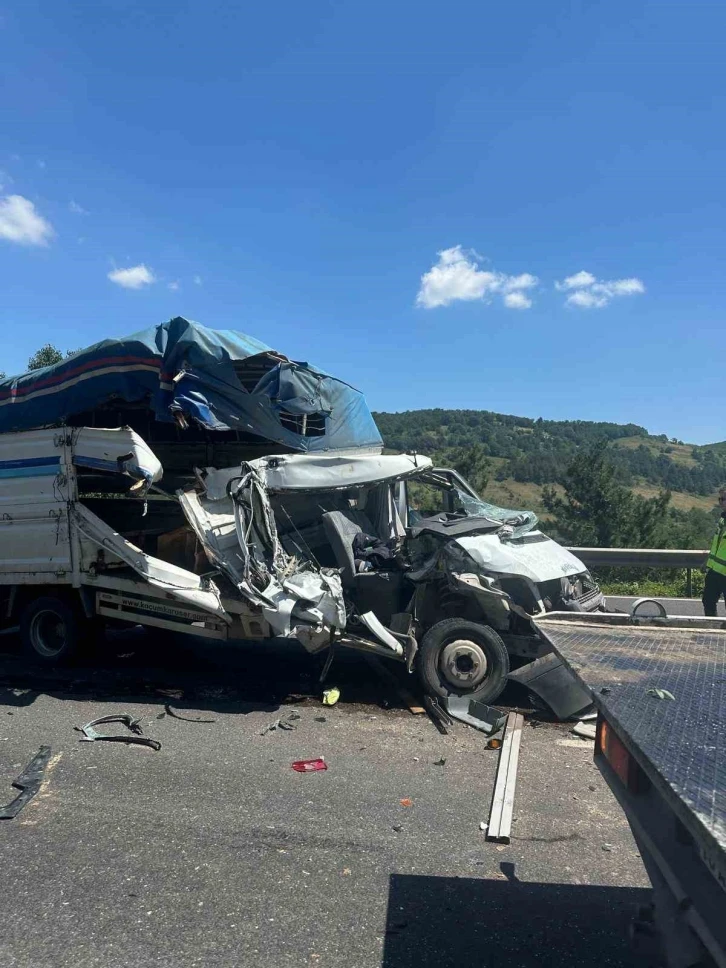Bursa’da kamyonet kazası: 2 yaralı
