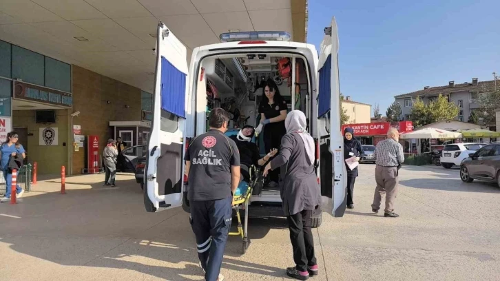 Bursa’da minibüs bisiklete çarptı: 2 yaralı
