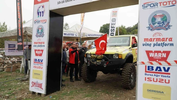Bursa’da offroad yarışları nefesleri kesti
