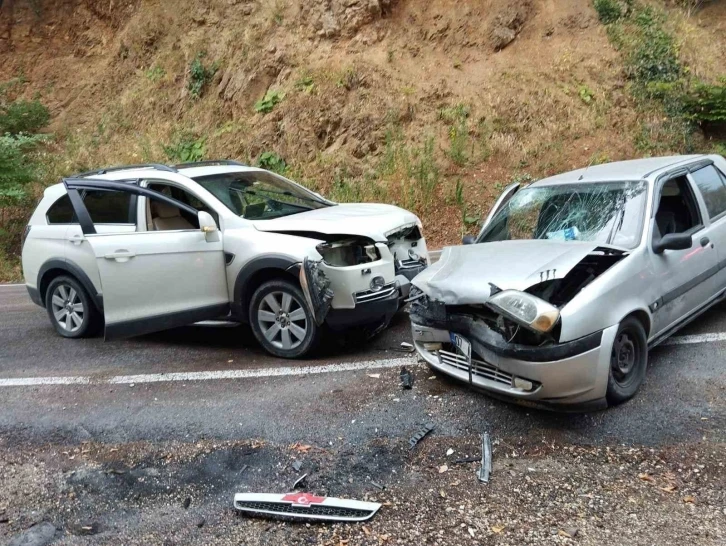 Bursa’da otomobille cip çarpıştı: 2 yaralı
