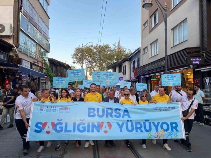 Bursa’da vatandaşlar ‘Halk Sağlığı Haftası’ için yürüdü
