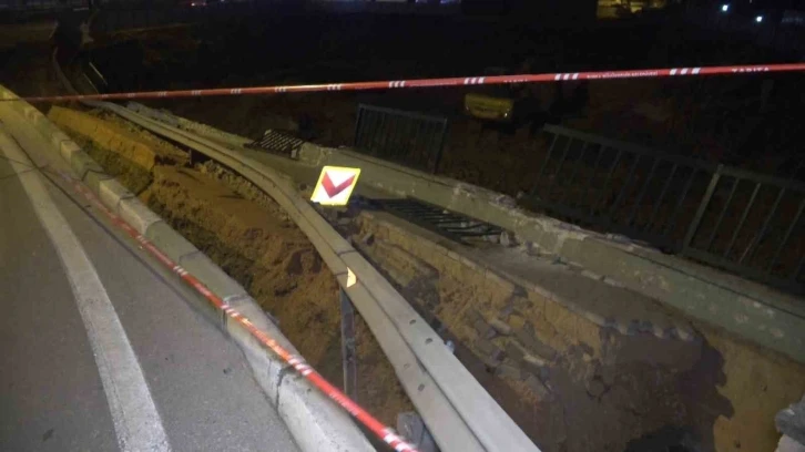 Bursa’da yol çöktü, ulaşım bir süreliğine trafiğe kapatıldı
