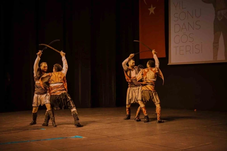 Bursa Gala Kültür Sanat Merkezi’nin dans gösteresi sanatseverlerle buluştu
