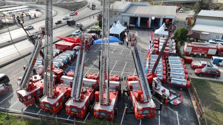 Bursa itfaiyesi yeni araçlarla güçleniyor
