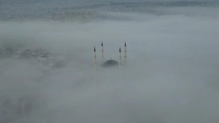 Bursa sisli bir sabaha uyandı
