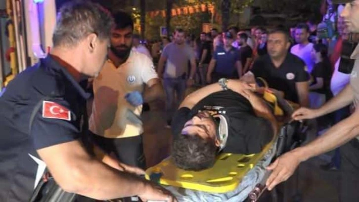 Bursa’da makas atan otomobil 2 araca çarpıp takla attı: 1’i ağır 2 kişi yaralandı