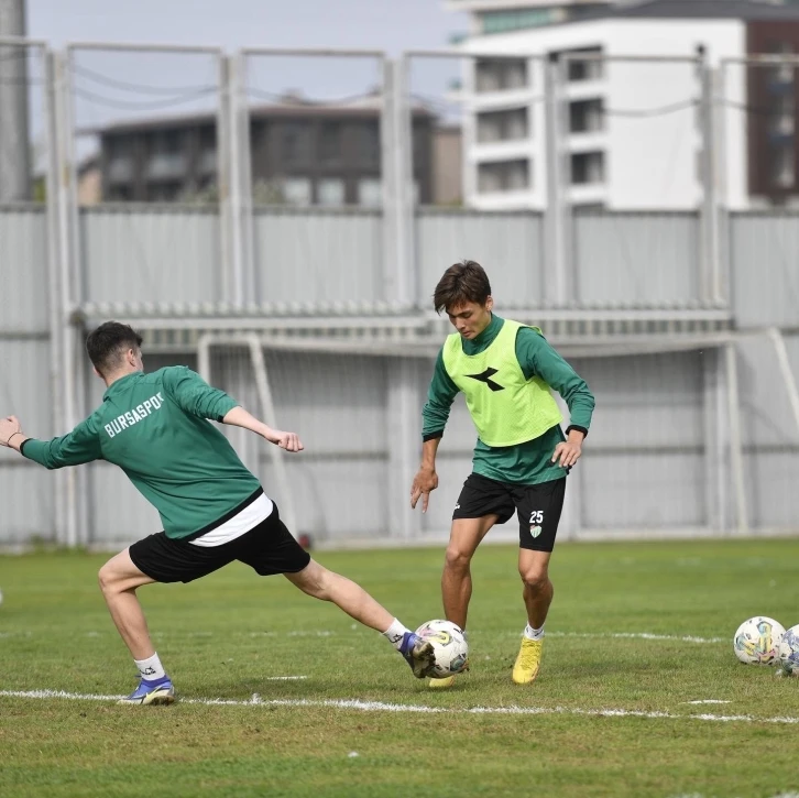 Bursaspor’da Bayburt Özel İdare Spor maçı hazırlıkları başladı
