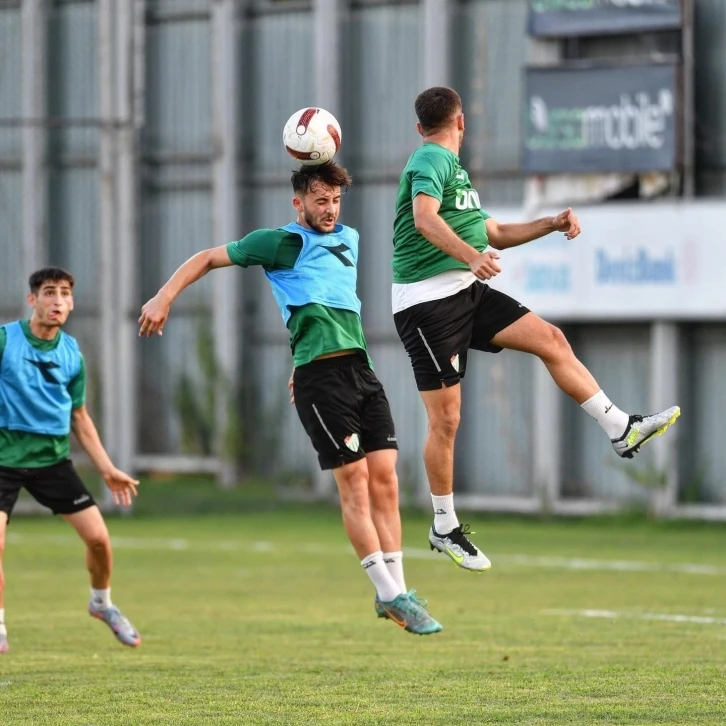 Bursaspor günü çift idmanla tamamladı
