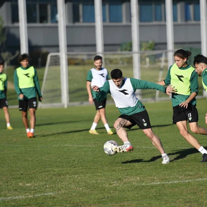 Bursaspor, İnegölspor maçının taktiğini yaptı
