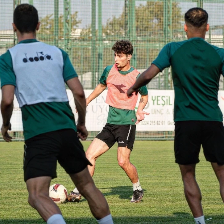 Bursaspor son antrenmanını Minareliçavuş Tesisleri’nde yaptı
