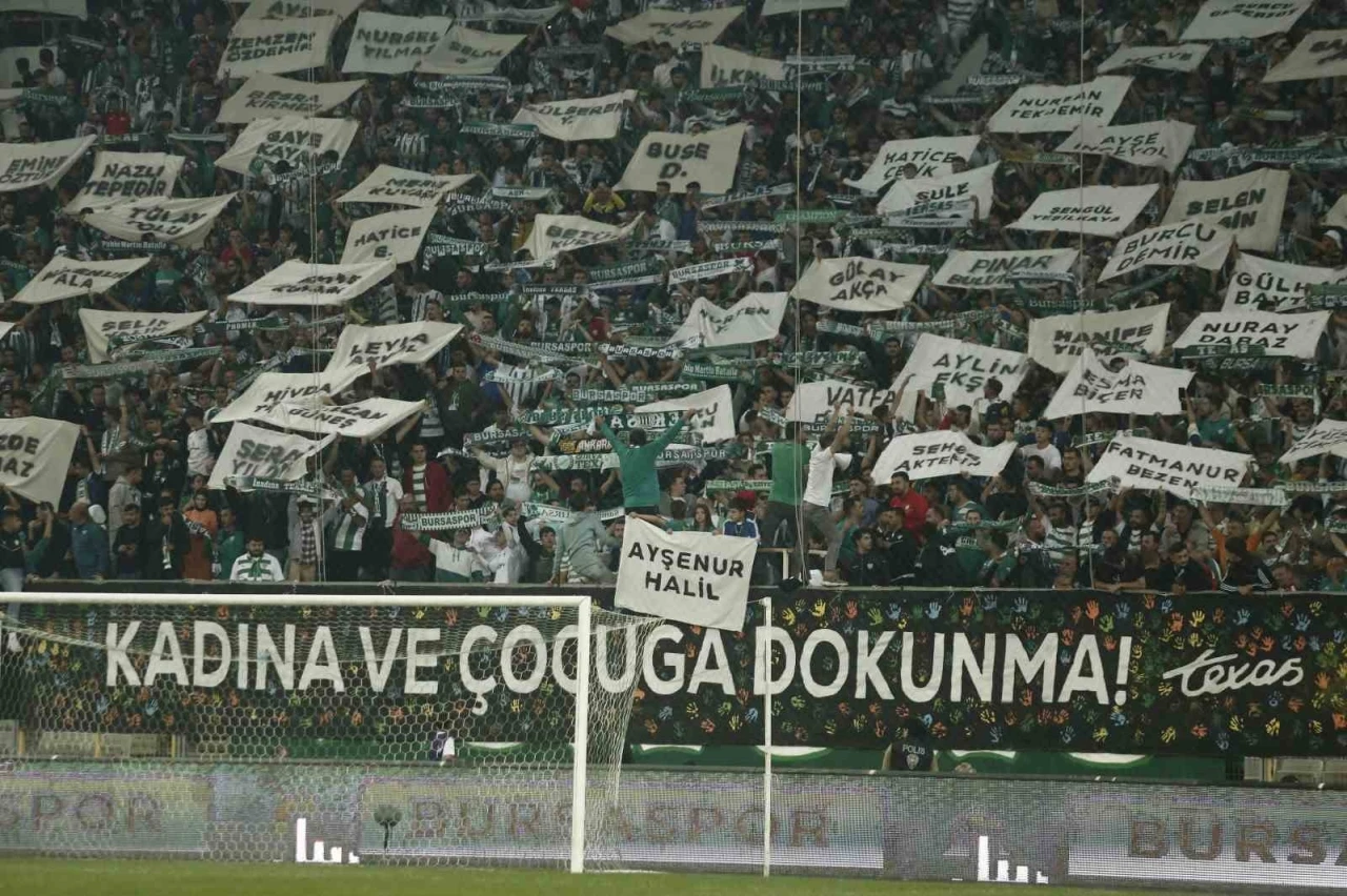 Bursaspor taraftar grubu Texas’ın koreografisi ödüle layık görüldü
