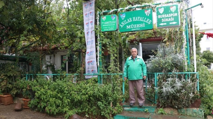 Bursaspor taraftarı Şahap Gümüş kurduğu müzeyle ziyaretçi akınına uğruyor