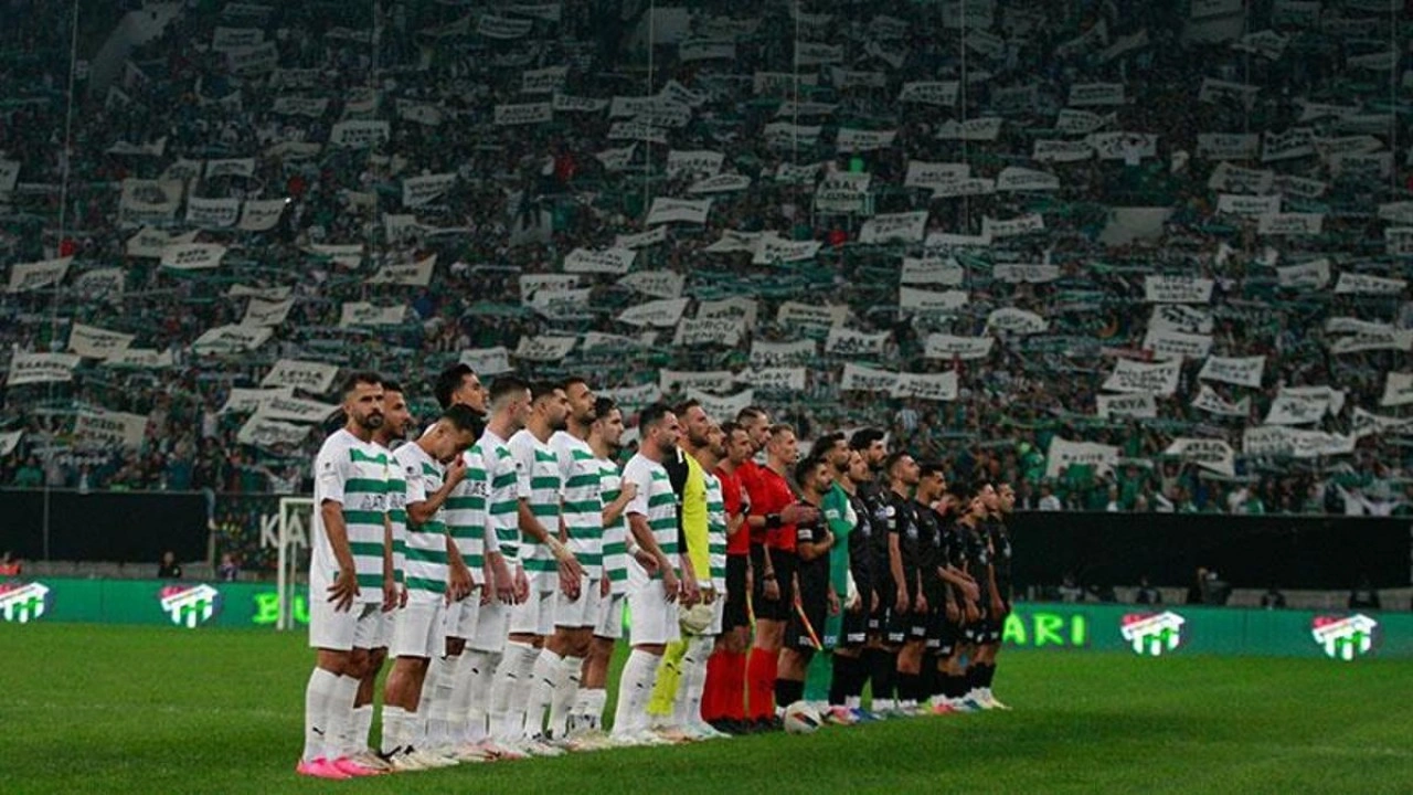 Bursaspor taraftarından kadın cinayetlerine tepki