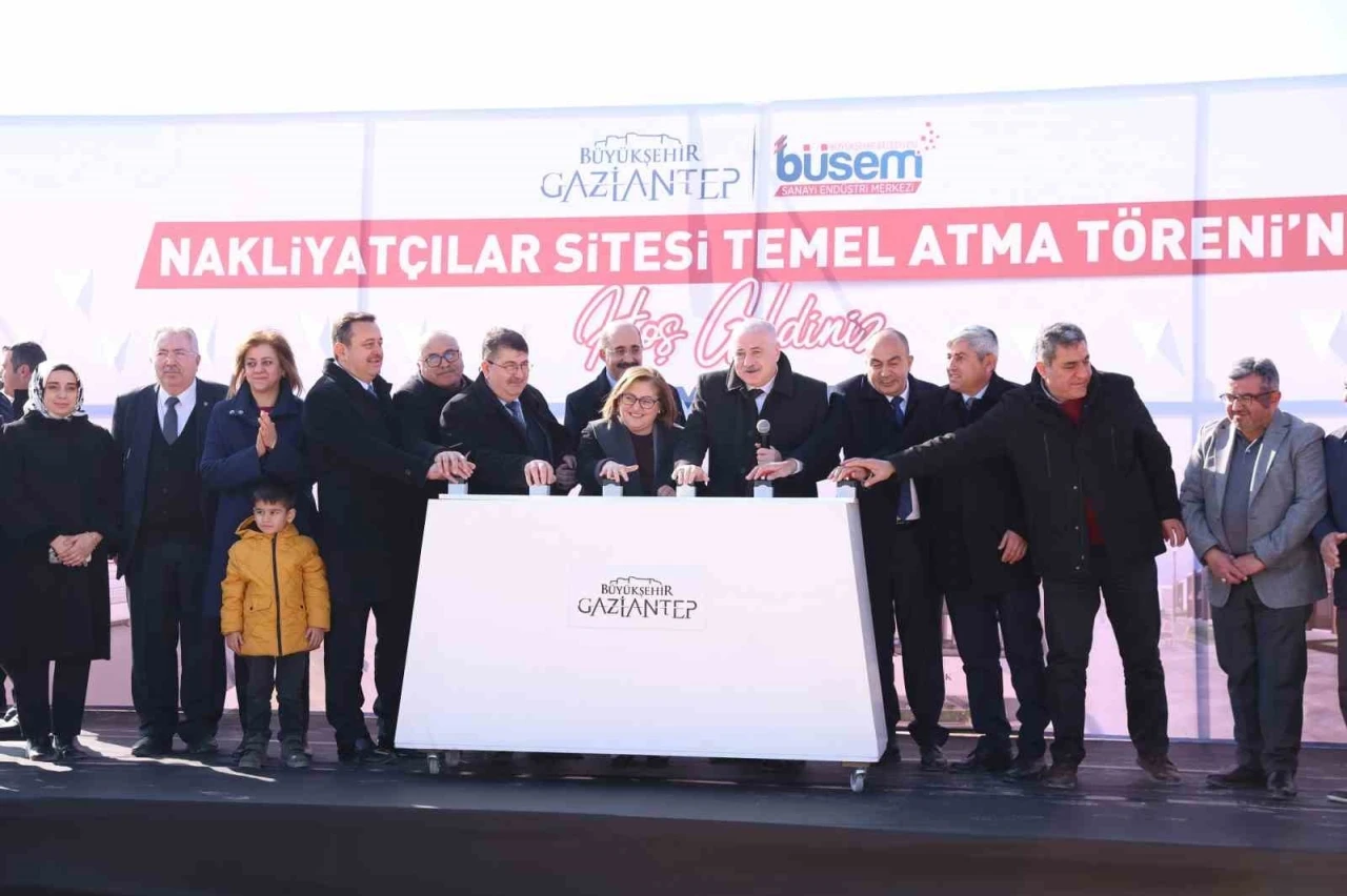 BÜSEM Nakliyatçılar Sitesi temel atma töreninde Başkan Şahin’den 900 milyonluk müjde
