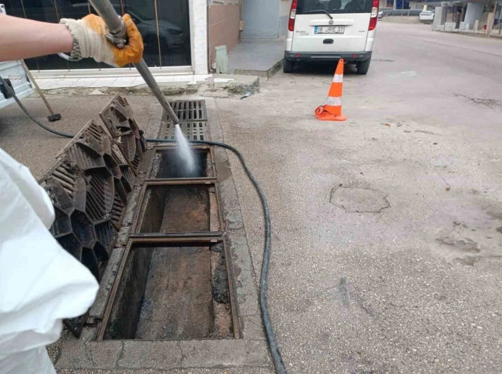 BUSKİ’den mazgal temizliği
