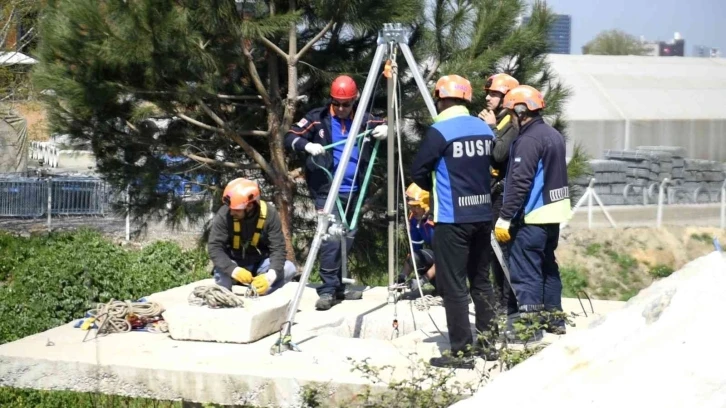 BUSKİ ekiplerine kurtarma eğitimi
