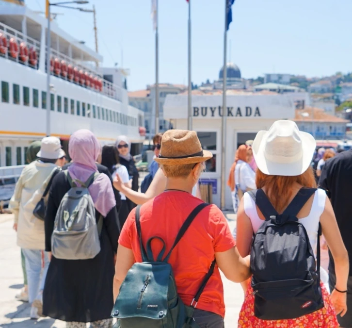 Büyükada’ya tur keyfi
