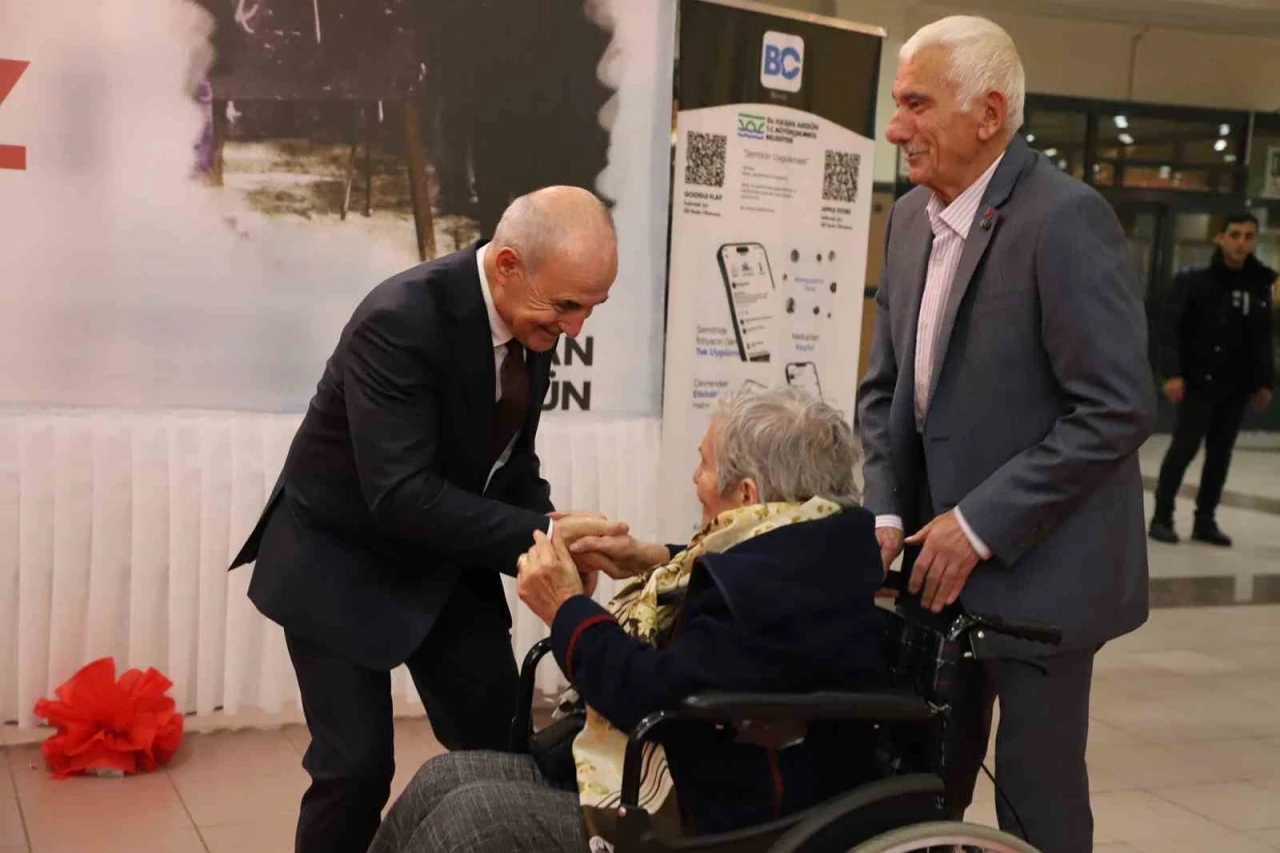 Büyükçekmece’de binlerce öğretmen &quot;Öğretmenler Günü Balosu&quot;nda buluştu
