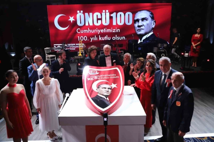 Büyükçekmece’de “Cumhuriyet Balosu” düzenlendi
