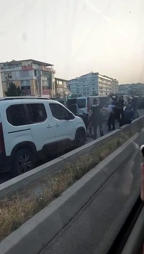 Büyükçekmece’de film gibi hırsız polis kovalamacası kamerada
