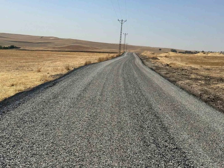 Büyükşehir Belediyesi, kırsal mahallelerde yol çalışmalarını sürüyor
