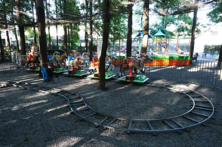 Büyükşehir bir lunaparkı daha hizmete açtı
