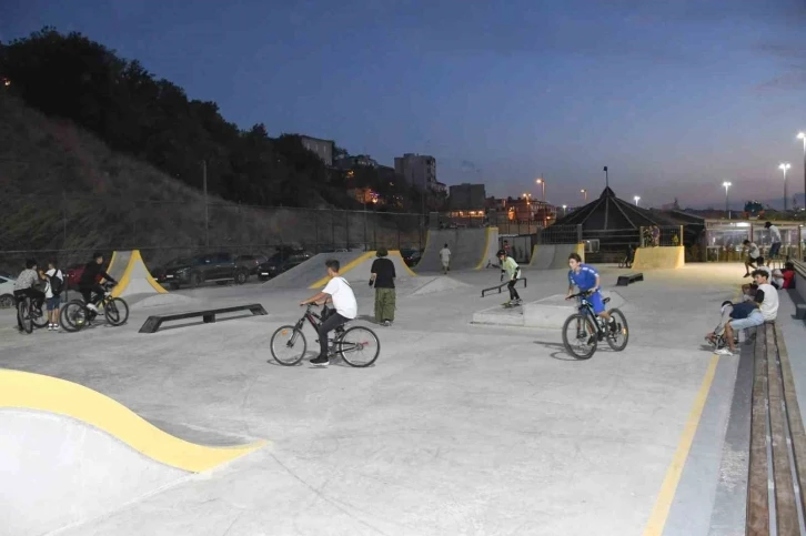 Büyükşehir’den, Bandırma’ya deniz manzaralı Skate Park
