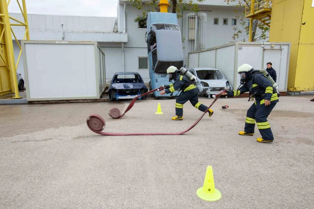 Büyükşehir’den fabrika itfaiyecilerine özel eğitim
