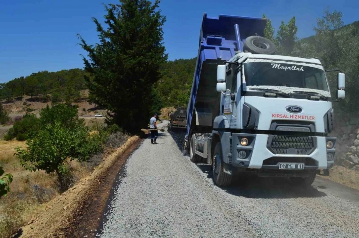 Büyükşehir’den grup yollarında çalışma
