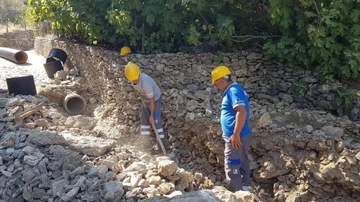 Büyükşehir’den Ürünlü’de yağmur suyu çalışması
