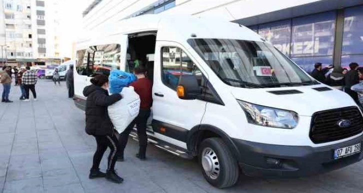 Büyükşehir depremzedelere ulaşım desteği sağlıyor