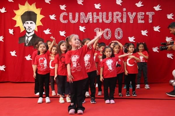 Büyükşehir gündüz bakımevlerinde Cumhuriyet’in 100’üncü yılı coşkusu