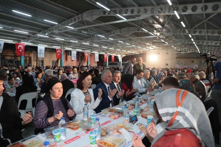 Büyükşehir onbinlerce vatandaşı gönül sofralarında buluşturdu
