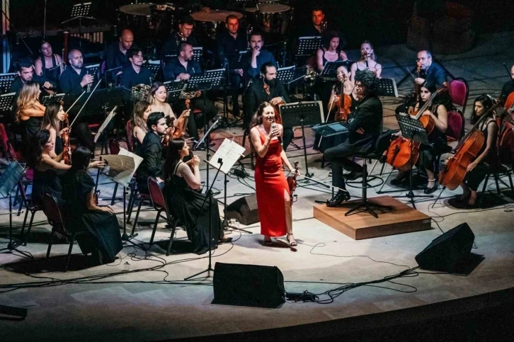 Büyükşehir Orkestrası ve Esther Abrami’den muhteşem konser
